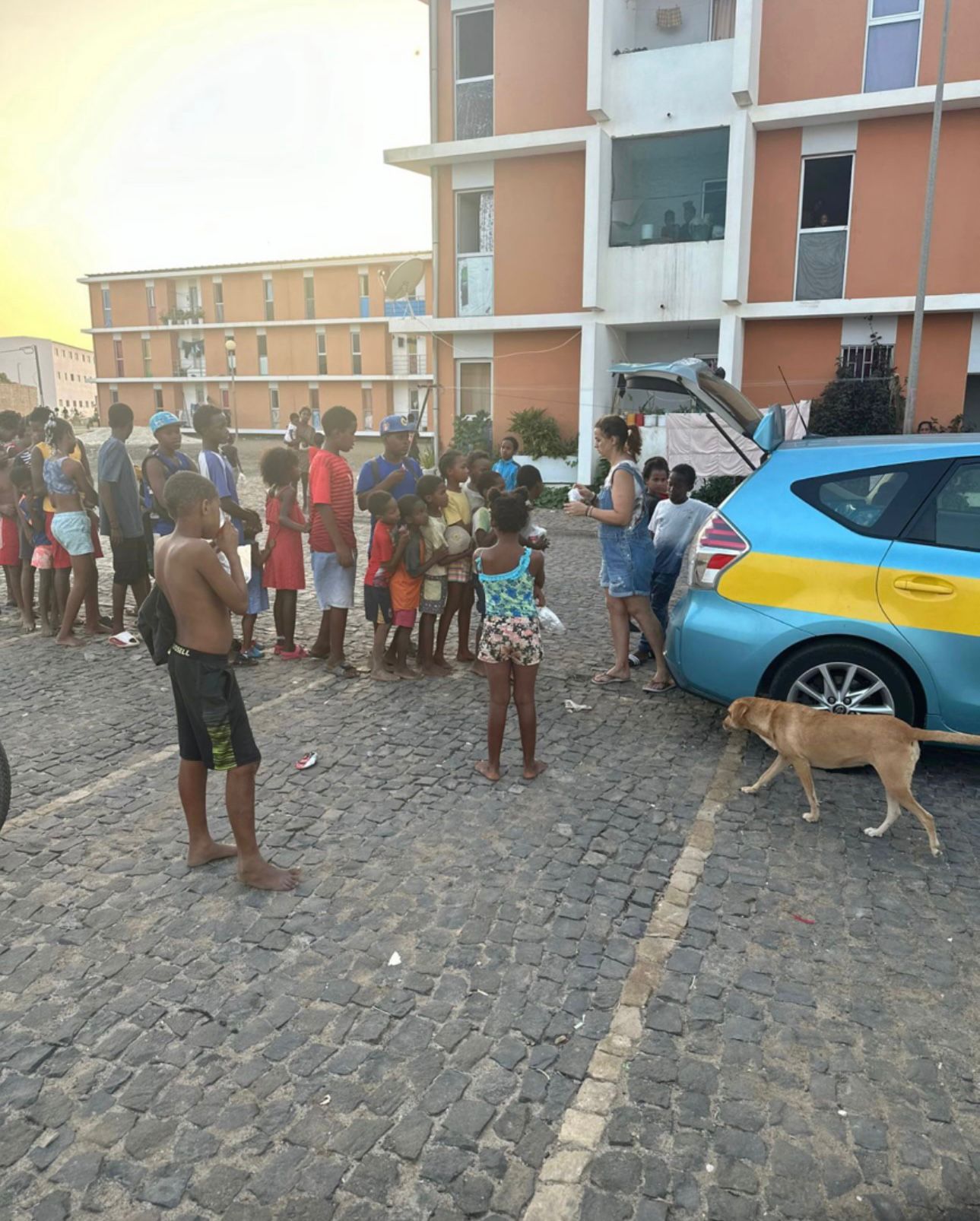 Entrega de apoio à comunidade